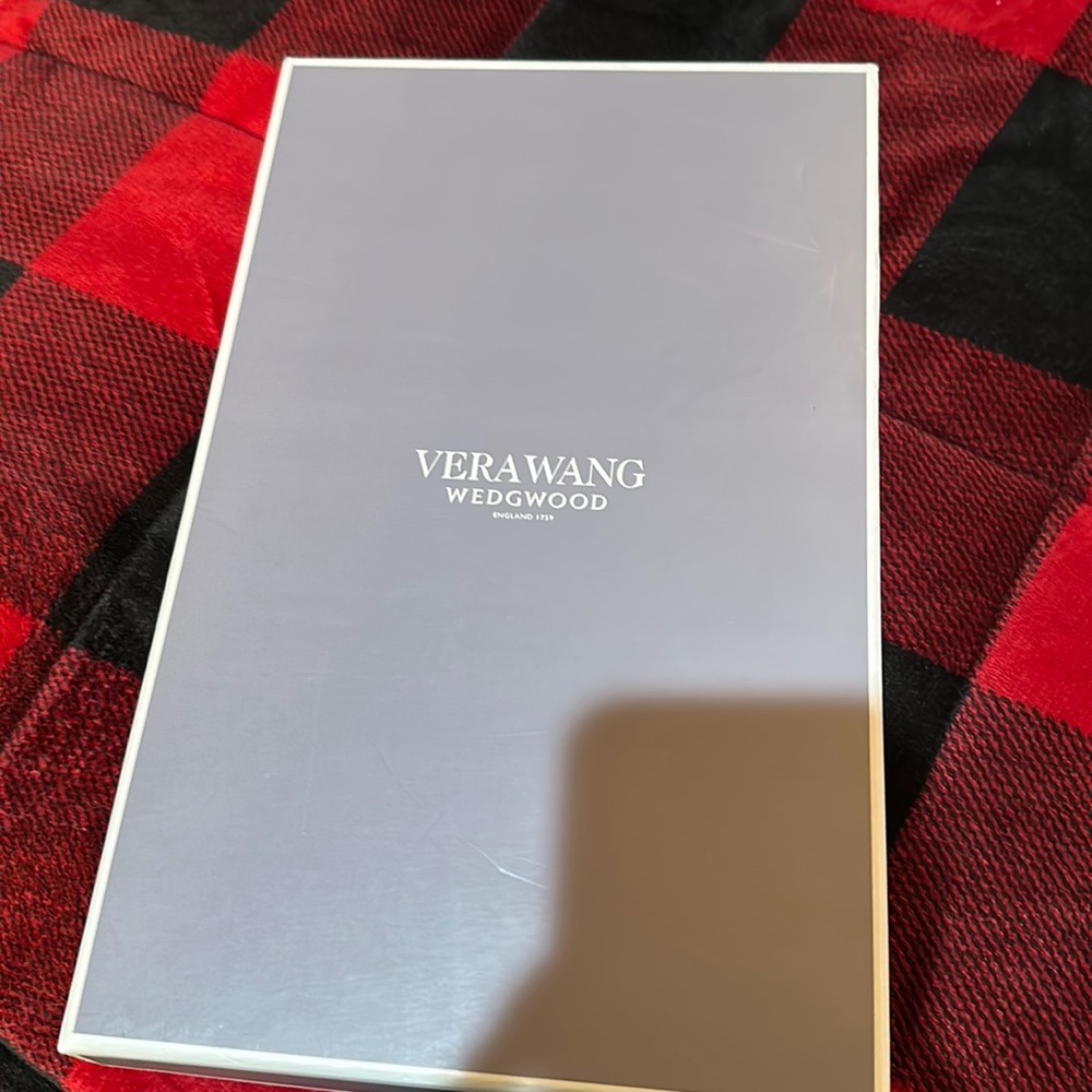 VERA WANG LOVE KNOTS GOLD TOASTING FLUE - Picture 3 of 8